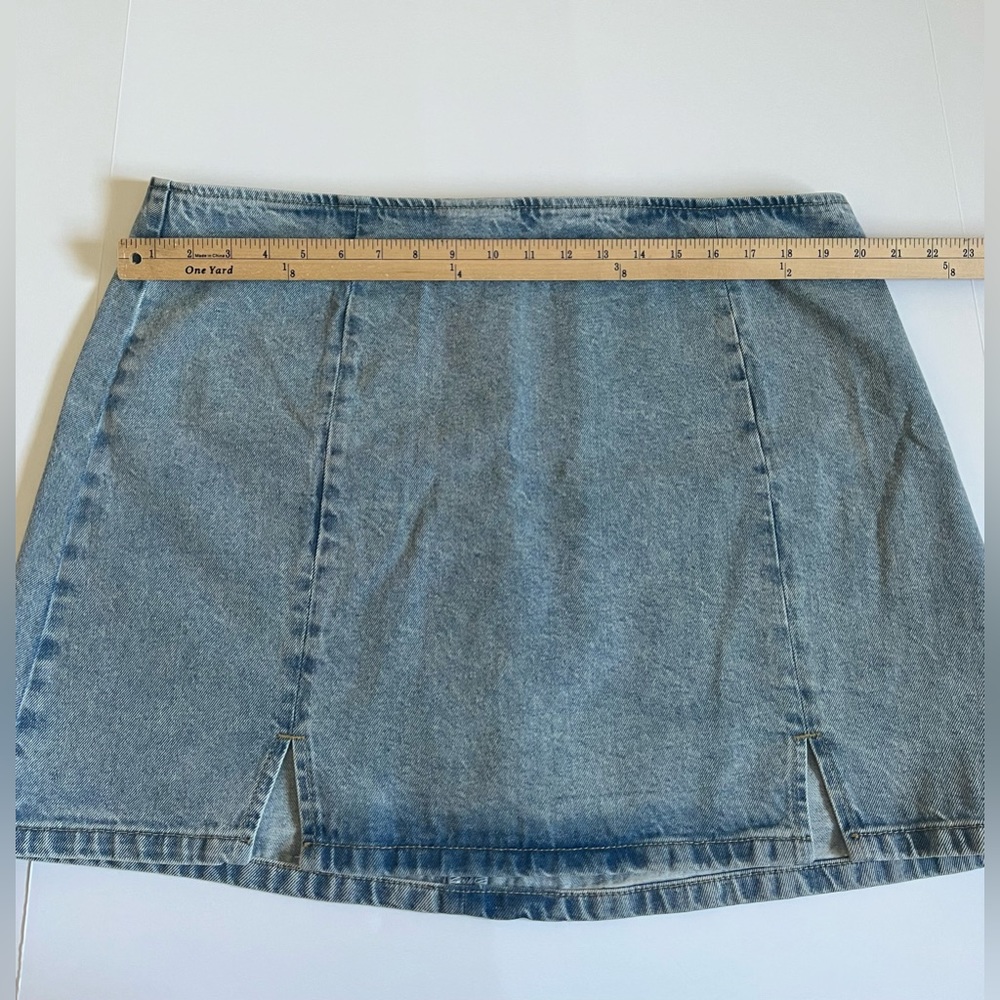 NWOT ASOS Designs Women’s Light Wash Mini Skirt SZ 16 🩵 - Picture 5 of 11